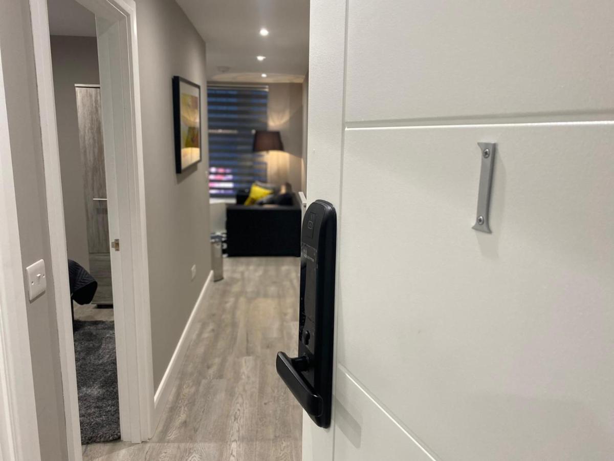 Amazing Central High Street Self Contained By Syl Apartment *