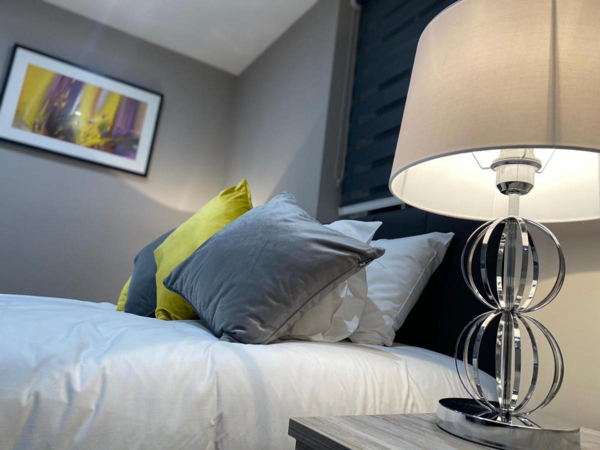 Amazing Central High Street Self Contained By Syl Apartment *