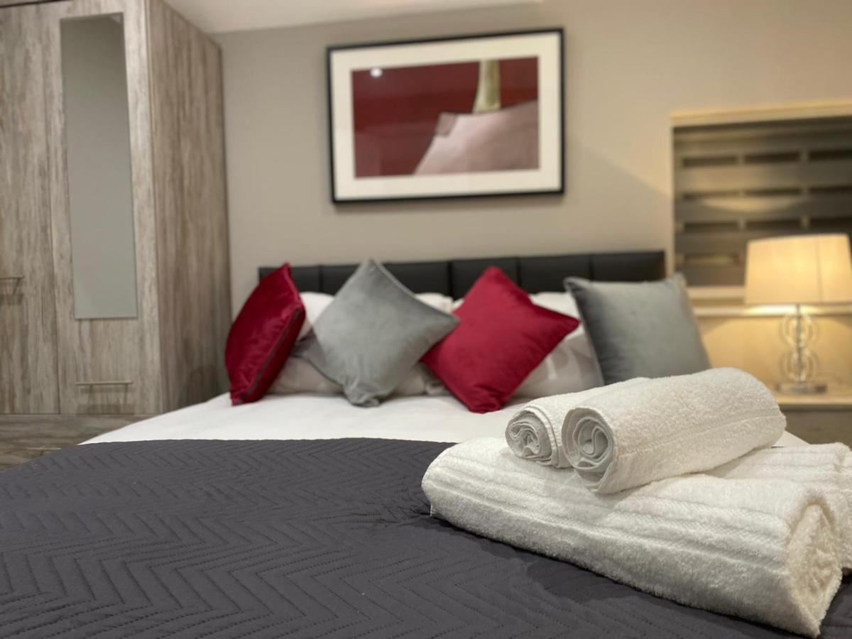 Amazing Central High Street Self Contained By Syl Apartment Watford (Hertfordshire)