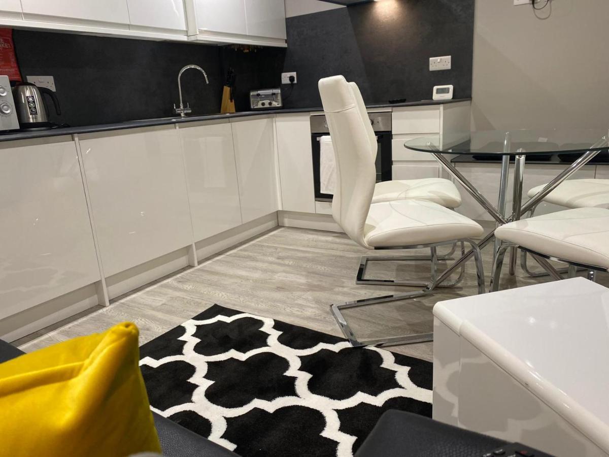 Amazing Central High Street Self Contained By Syl * Watford (Hertfordshire)