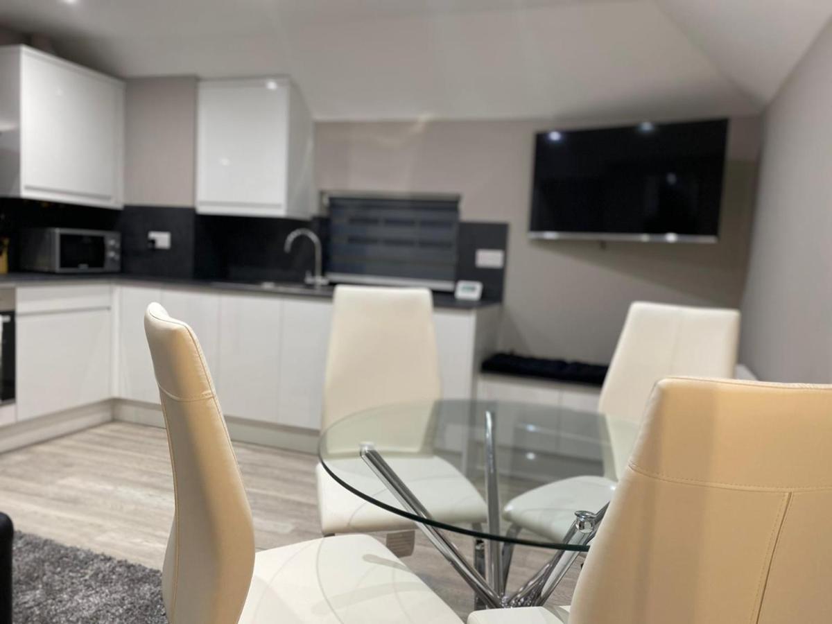 Amazing Central High Street Self Contained By Syl * Watford (Hertfordshire)