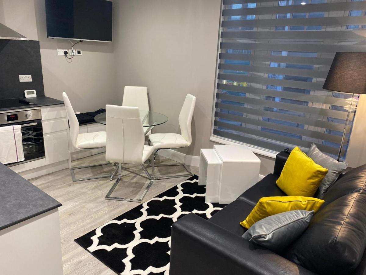 Amazing Central High Street Self Contained By Syl Apartment Watford (Hertfordshire)
