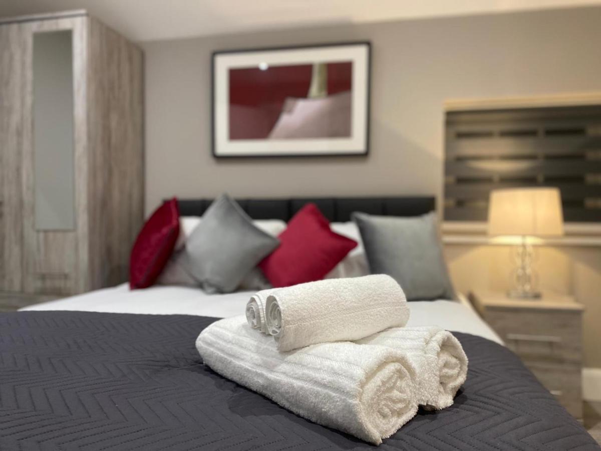 Amazing Central High Street Self Contained By Syl Apartment Watford (Hertfordshire)