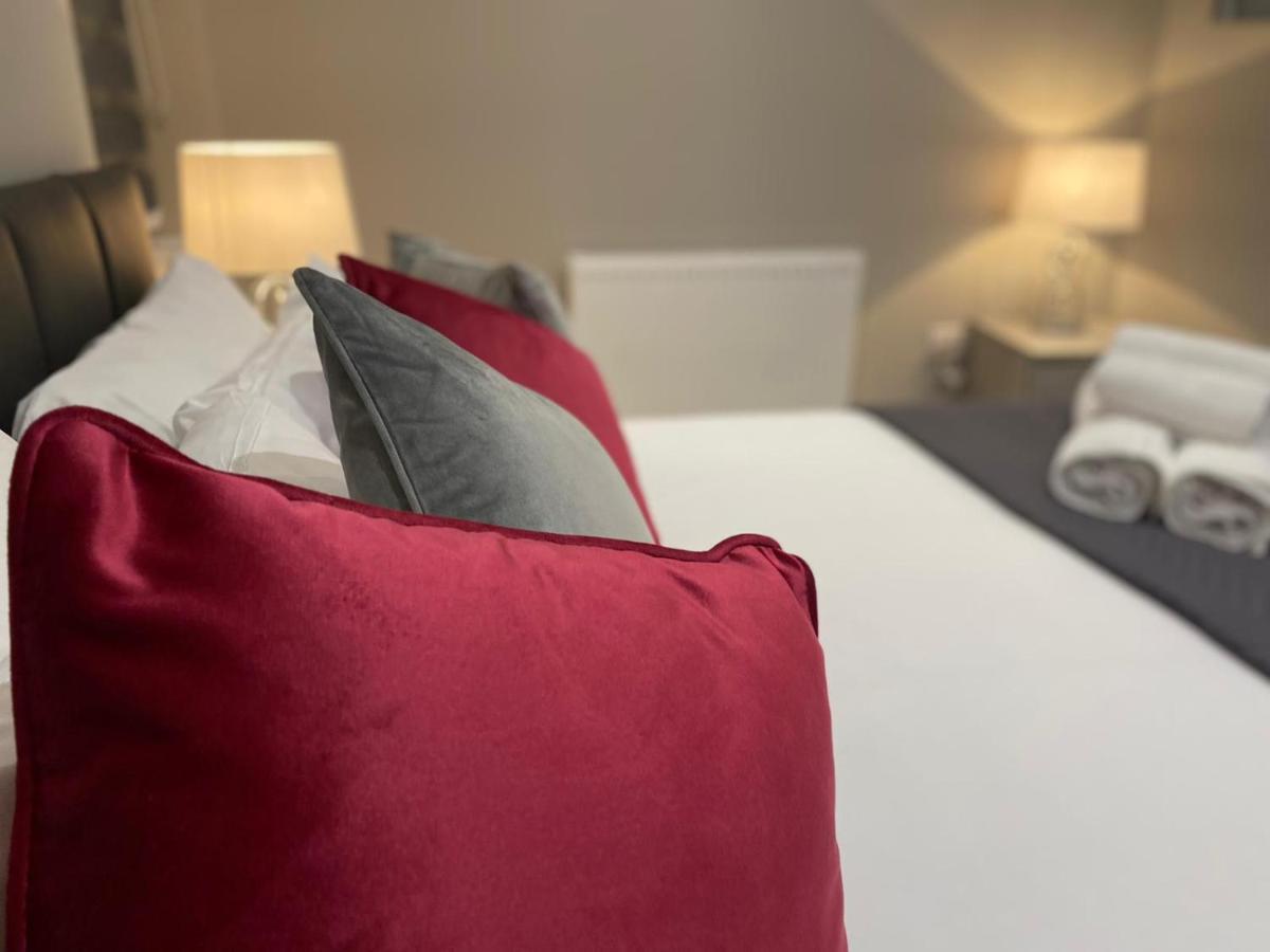 Amazing Central High Street Self Contained By Syl Apartment